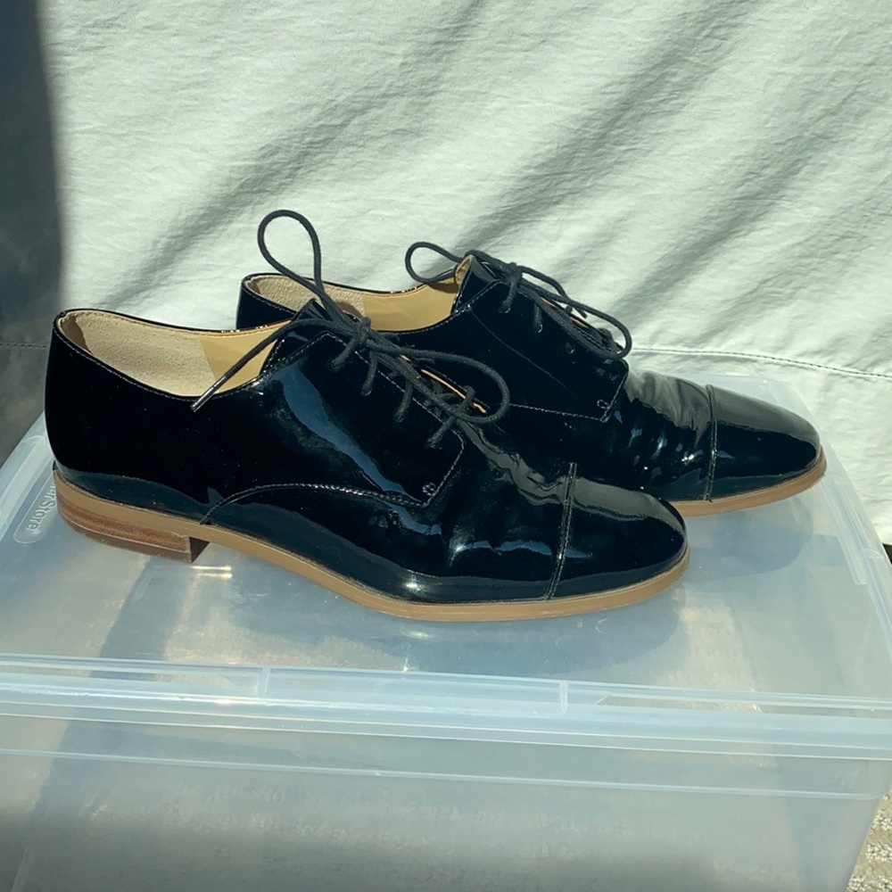 Michael Kors patent leather tuxedo shoe, size 7
